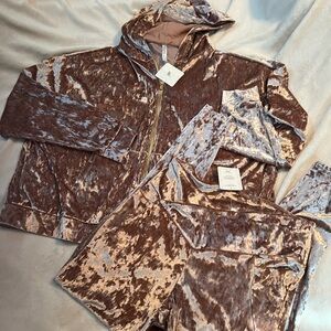 Fabletics Blush Crushed  Velour Set.  Jacket and leggings  (NWT)